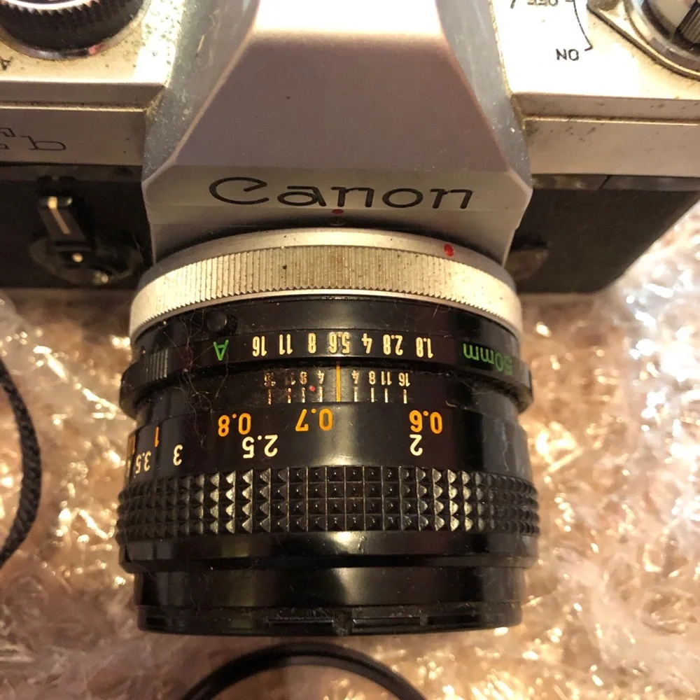 Canon FTb QL 35mm SLR Film Camera with 50mm F/1.8 Fast Prime Lens Tested Working